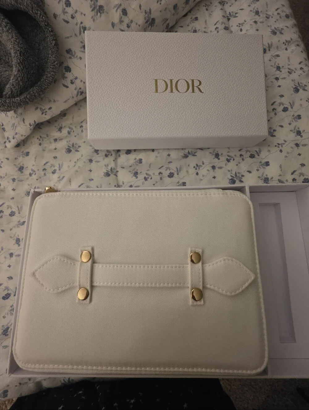 Dior Beauty White Vanity Bag Makeup Case With Mirror VIP PLATINUM GWP Dior Towel